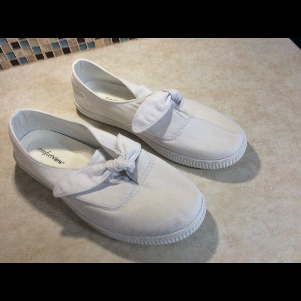 Boat shoes, white
